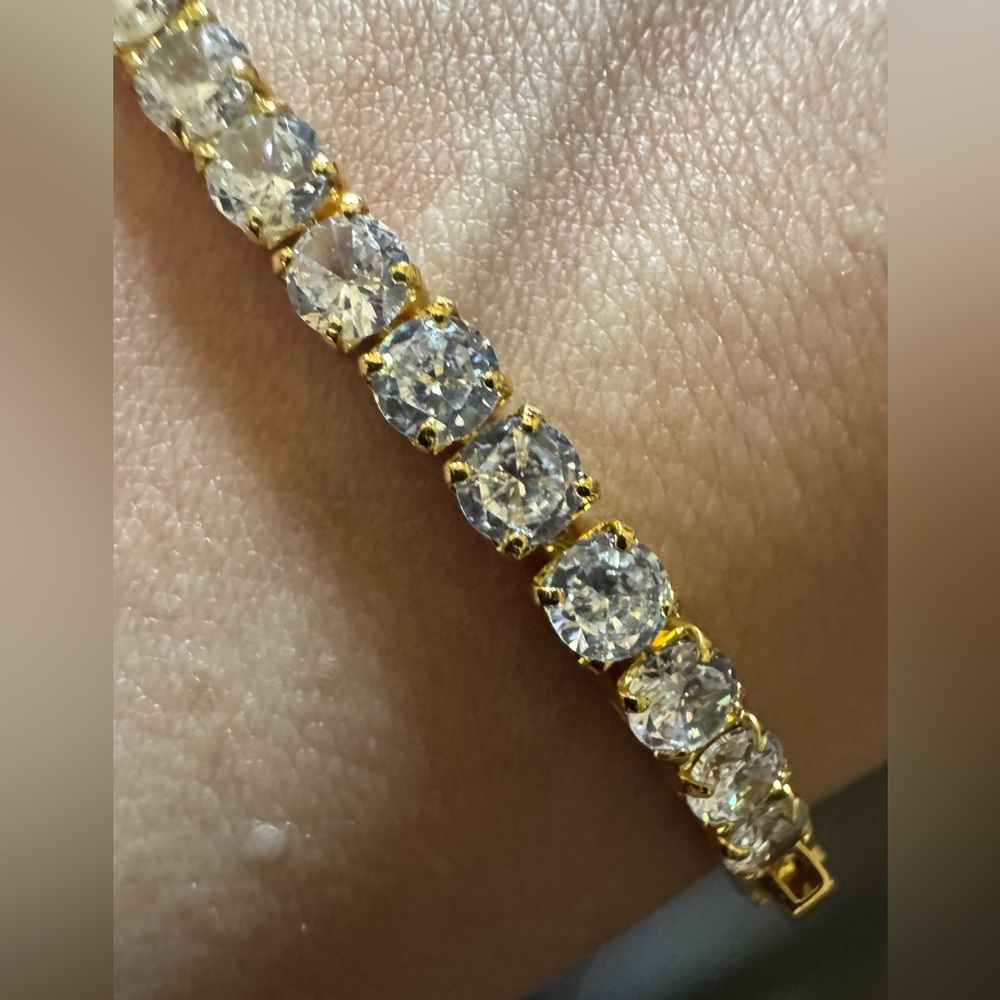tennis bracelet
